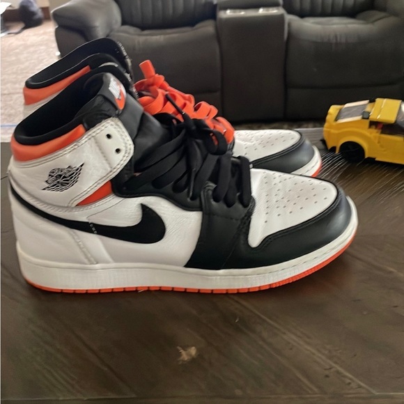 Air Jordan 1 retro high Orange electro sz 7Y Travis Scott fragment 4 5 3 11 6 - Picture 3 of 9